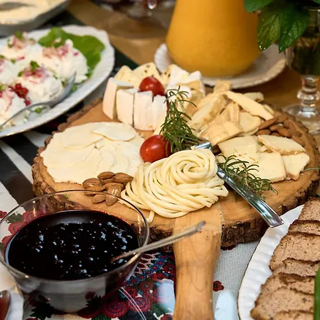 Izydor, Widok Na Tatry, Pyszne Posilki * كوشتيليسكا